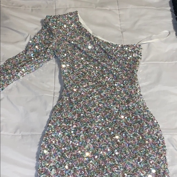 Dress - Picture 2 of 3